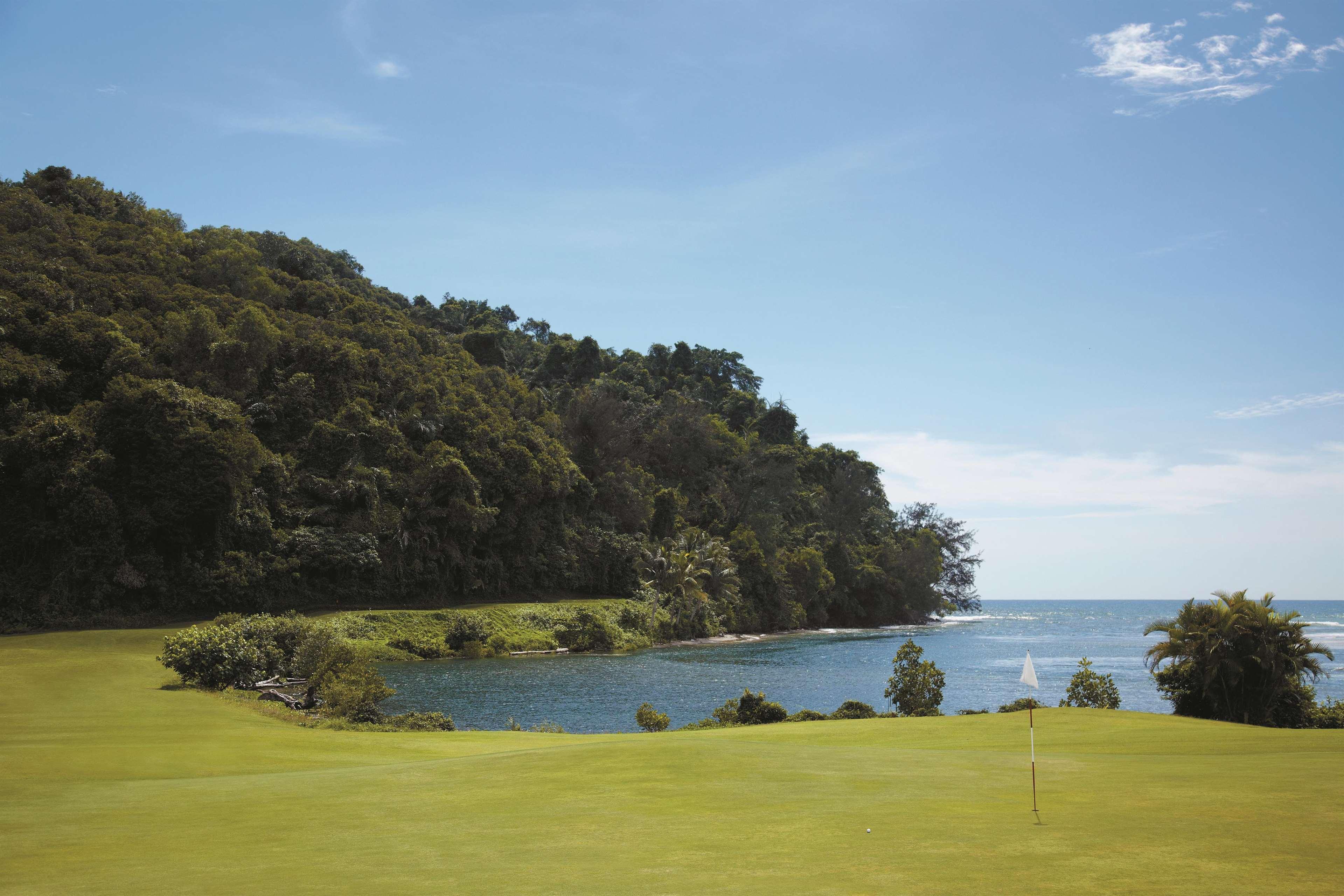 Shangri-La Rasa Ria, Кота Кинабалу Екстериор снимка Golf course at the Bayview Hotel