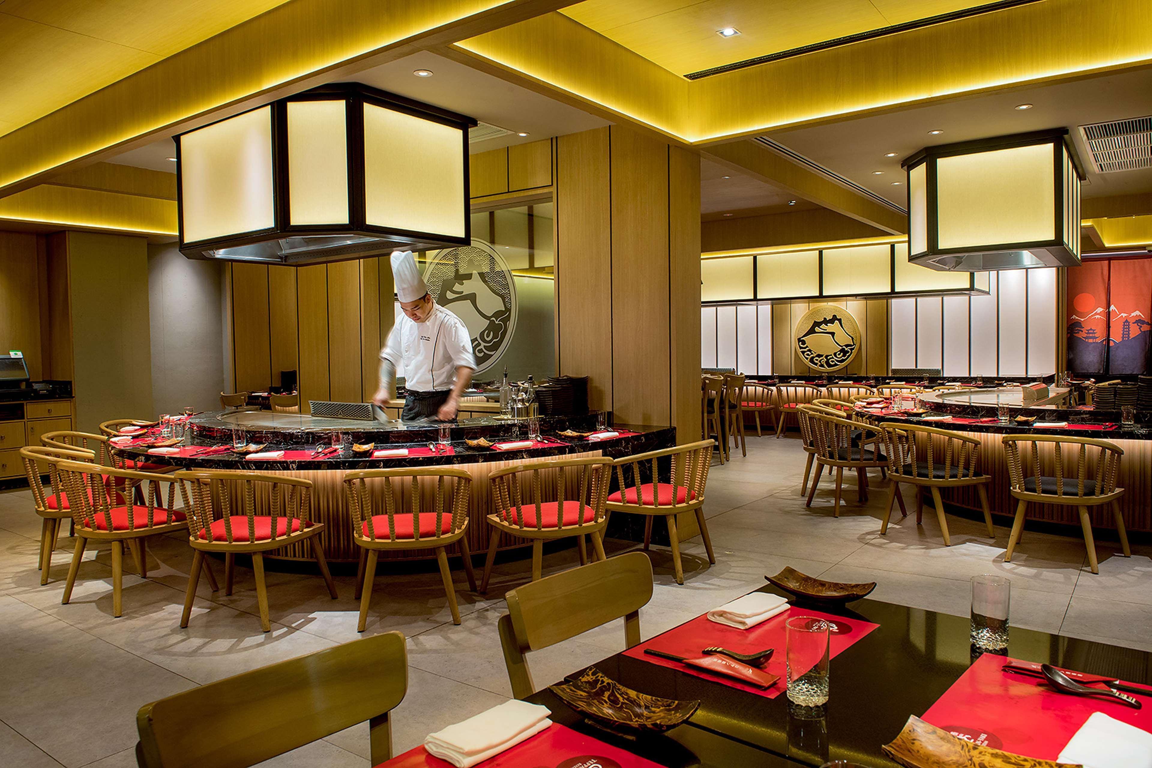 Shangri-La Rasa Ria, Кота Кинабалу Екстериор снимка A restaurant in Singapore