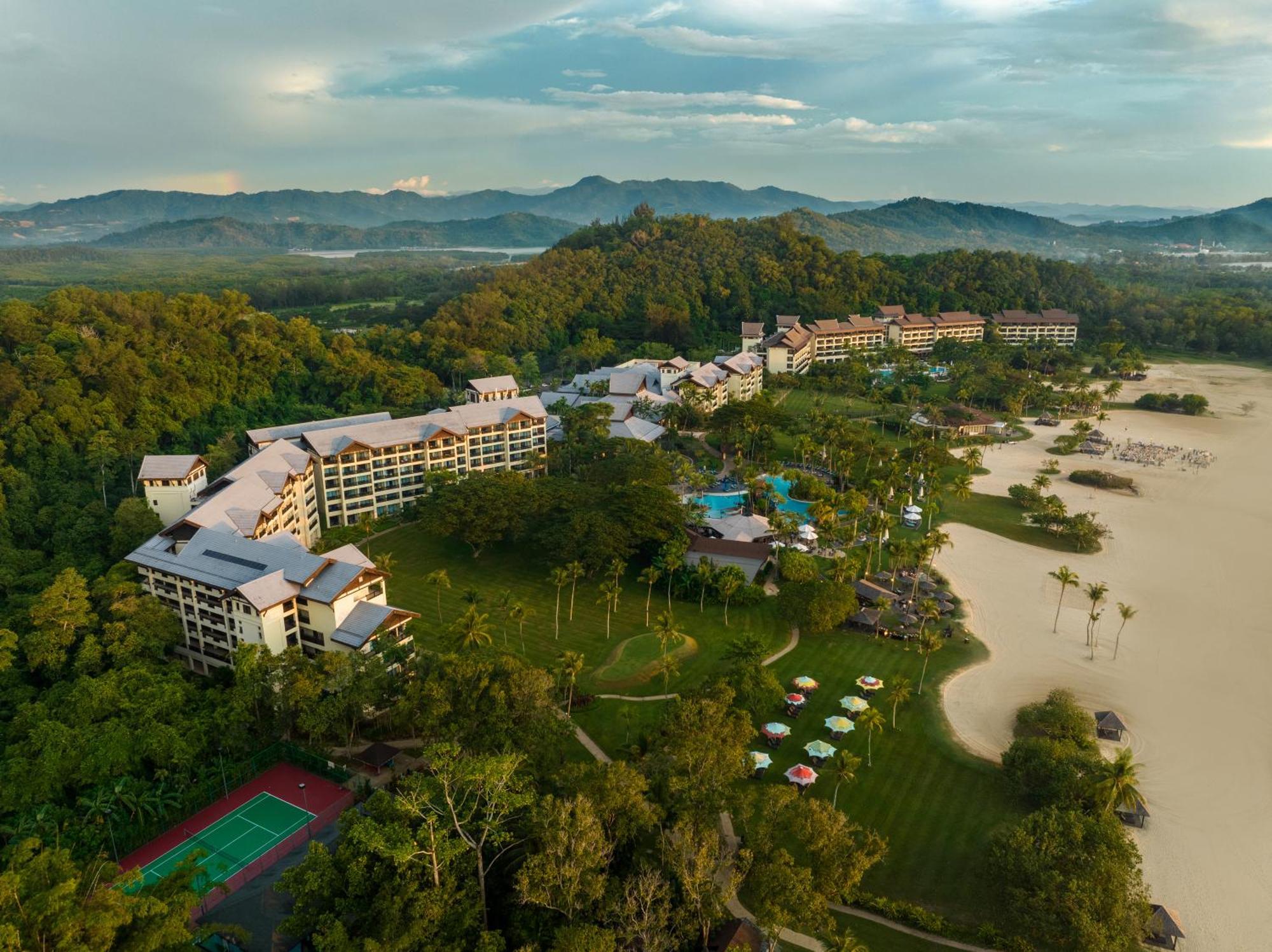 Shangri-La Rasa Ria, Кота Кинабалу Екстериор снимка Aerial view of the resort